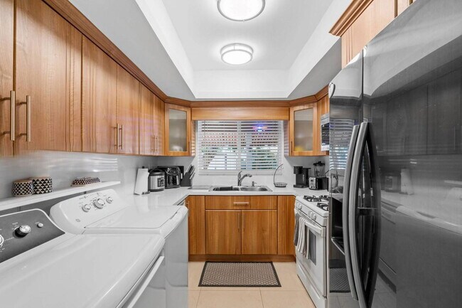 Photo - 7417 Twin Sabal Dr