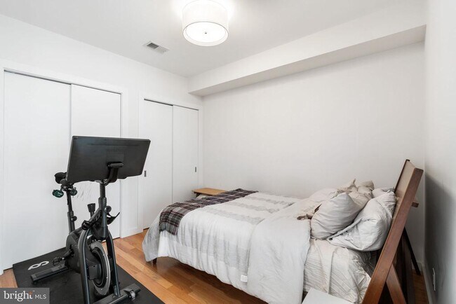 Photo - 435 R St NW Unidad 205