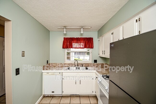 Photo - 7819 Hills and Dales Rd NW