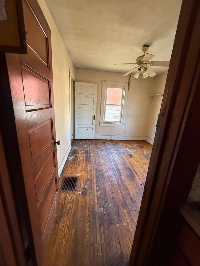 Photo - 1236 E Clay St