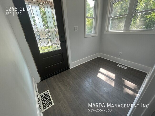 Photo - RENOVATED SPACIOUS 3BED/1.5 BATH HOUSE IN EAST WINDSOR! + UTILITIES!