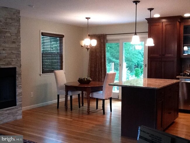 Photo - 4217 University Dr
