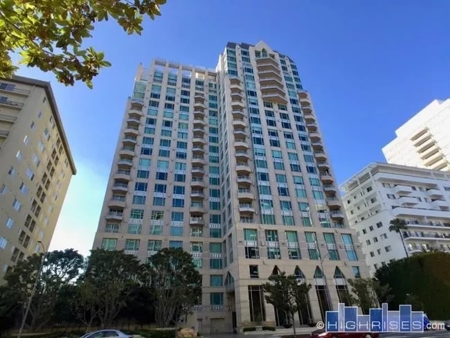 Building Photo - 10727 Wilshire Blvd Unit 2003 Rental