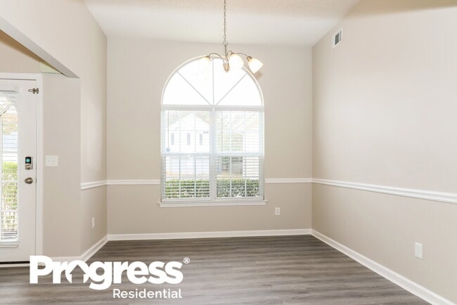 Photo - 3328 Metro Way SW