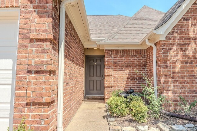 9716 Tucker Creek Cove