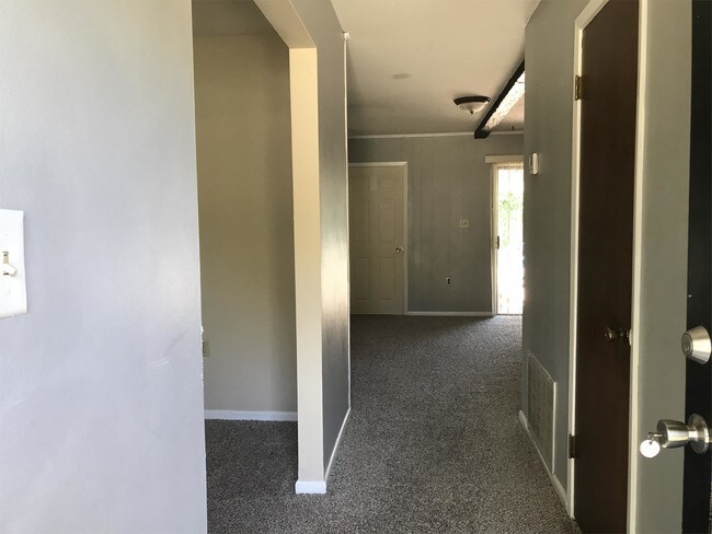 Photo - 614 Mountain Dr