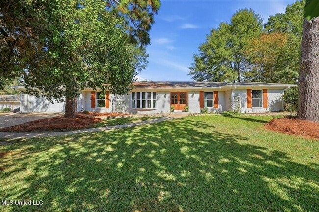 Building Photo - 144 Rollingwood Dr