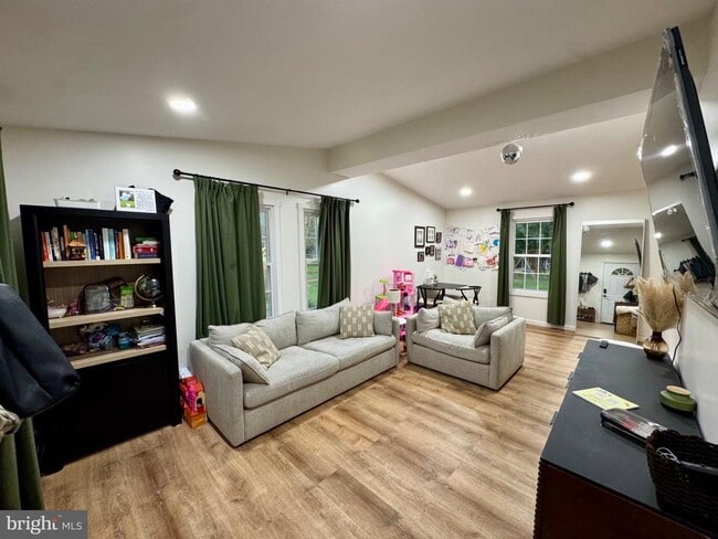 24712 Etchison Dr
