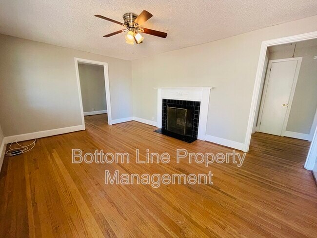 Photo - 725 Tom Sadler Rd