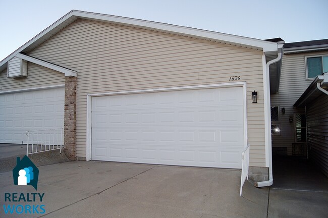 Photo - Well Maintained Townhome!
