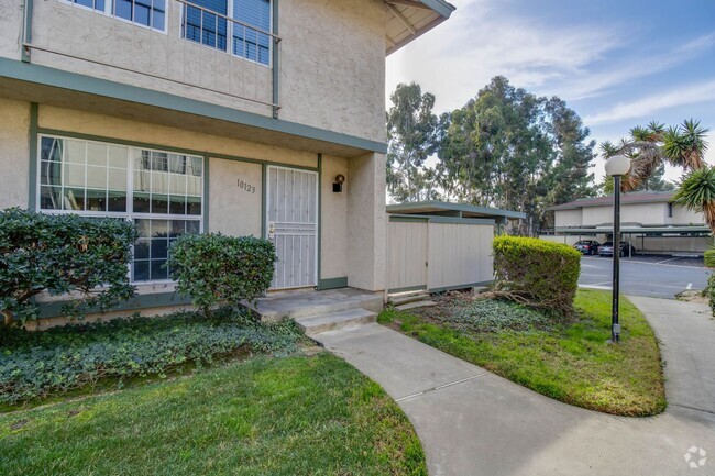 Building Photo - *** LIGHT & BRIGHT 3 BEDROOM 1.5 BATH HOME...