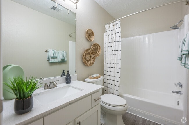2BR, 2BA - 1,143SF - Second Bathroom