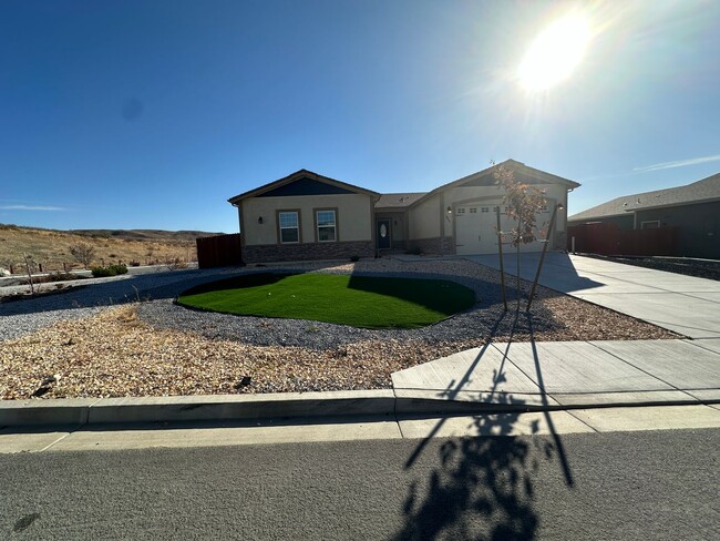 Beautiful single story -Cold Springs - Beautiful single story -Cold Springs House