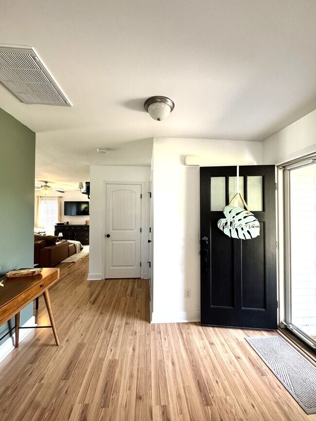 Photo - Minutes to the Beach! Conveniently located between Jacksonville & Wilmington