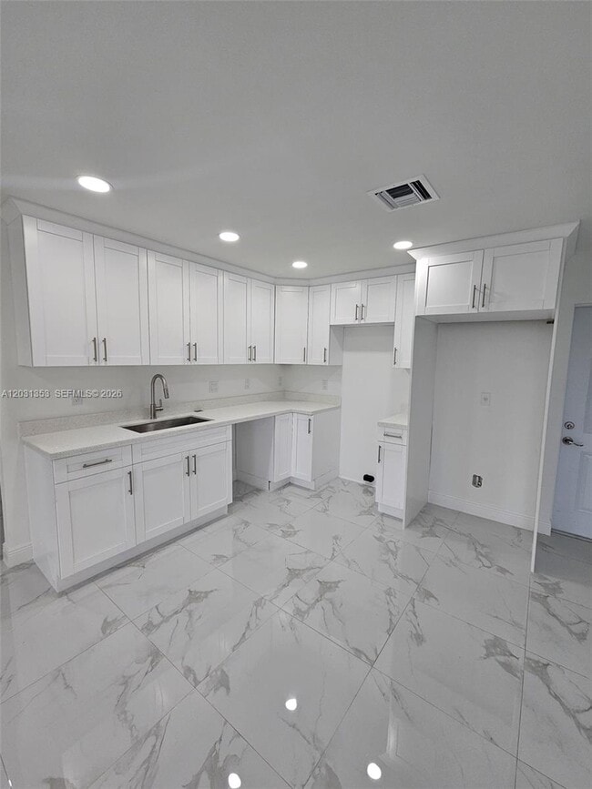 Photo - 1901 W 11th St