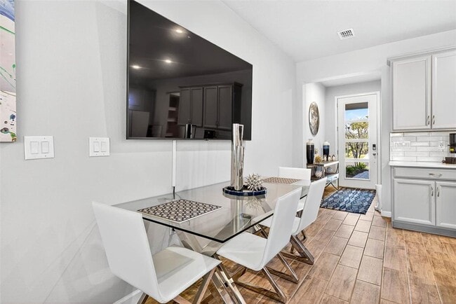 Photo - 25993 Woven Wicker Bnd