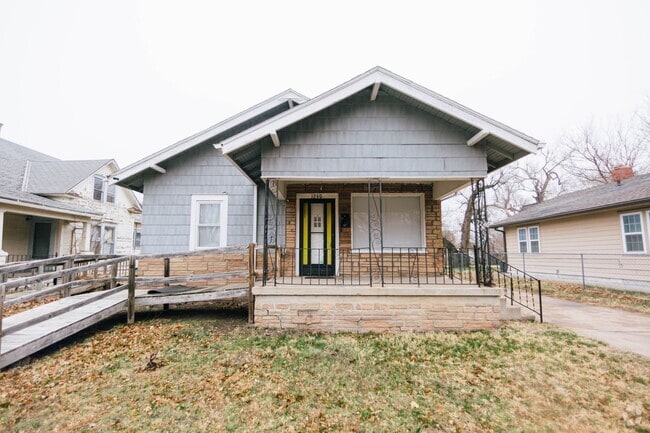 Building Photo - 1240 N Cleveland Rental