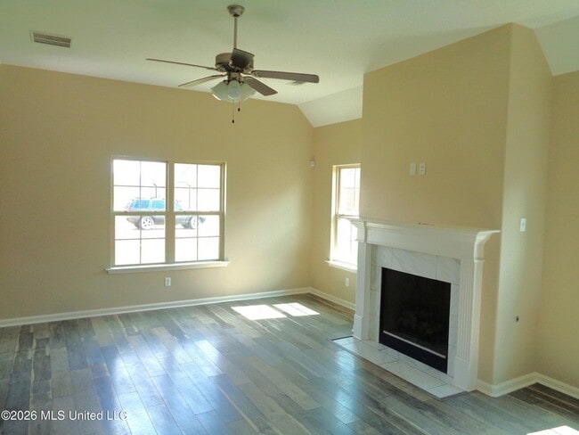 Photo - 1126 River Wood Creek W