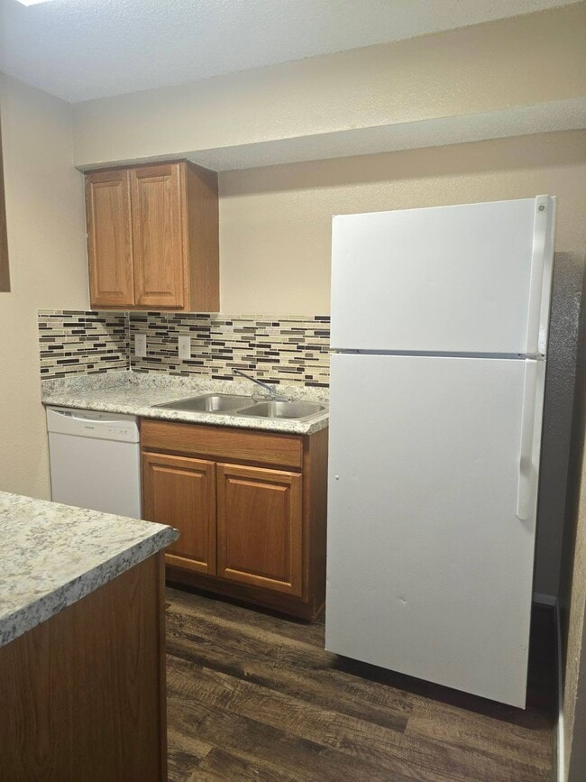 Building Photo - 3229 Bonnie Dr Unit 128