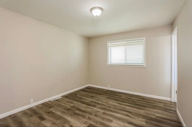 Photo - 16805 E Maplewood Dr