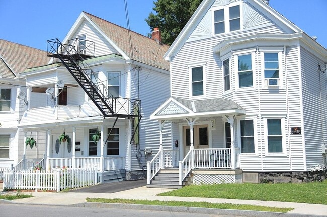 Photo - 907 State St Unit #907