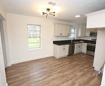 Photo - 303 Yaupon St