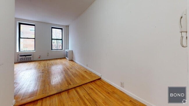 Building Photo - 335 E 92nd St Unit 4A Rental