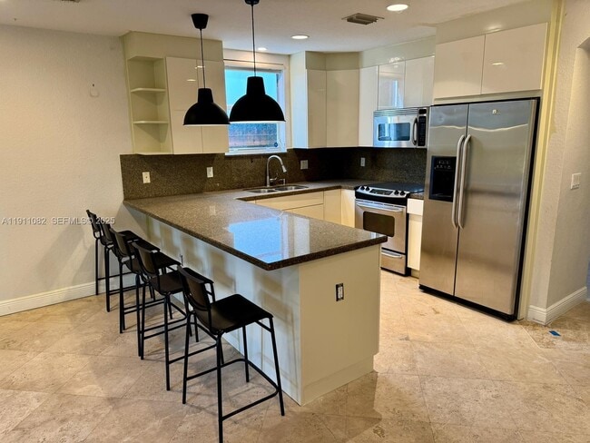 Photo - 2920 Catalina St