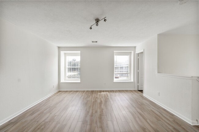 Photo - 18102 Clayton Bluff Ln