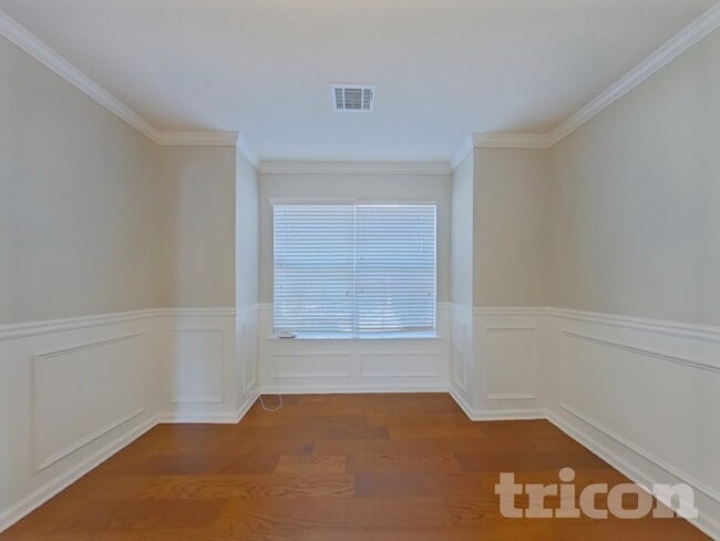 Photo - 6985 Borowood Ln