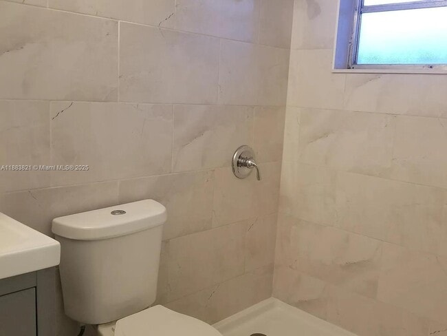 Photo - 2225 SW 68th Ct Unidad 1