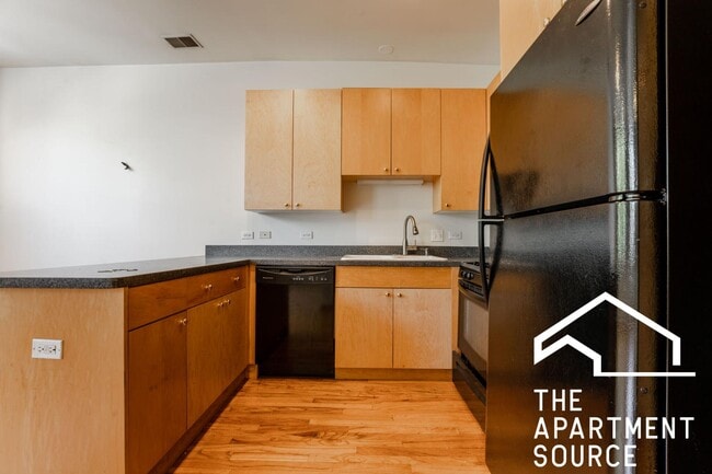 Photo - 1446 N Leavitt St Unit 2F