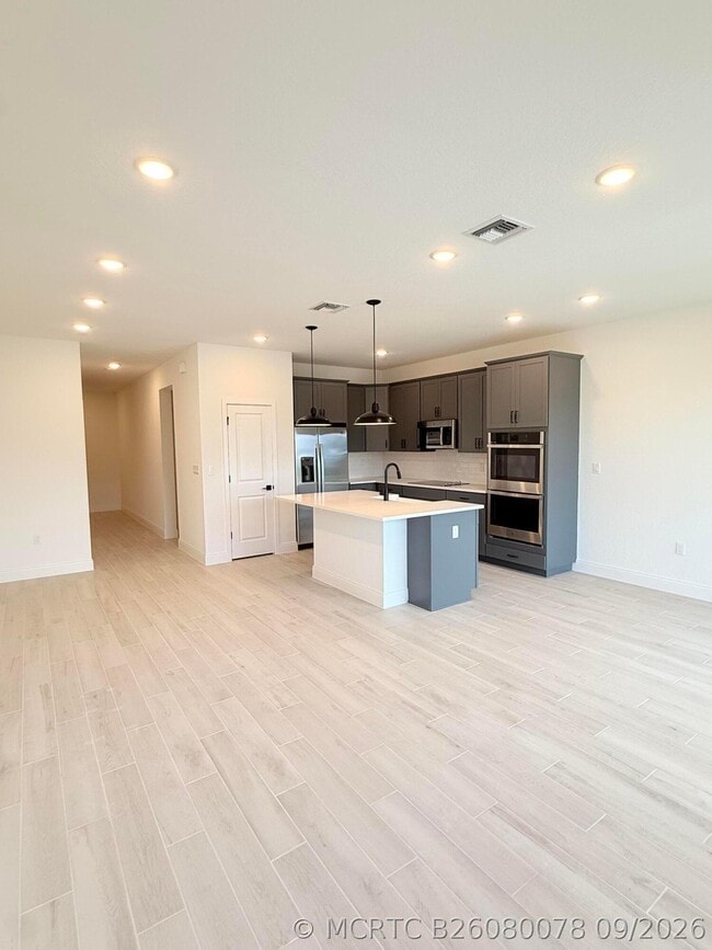 121 SE Birch Ter