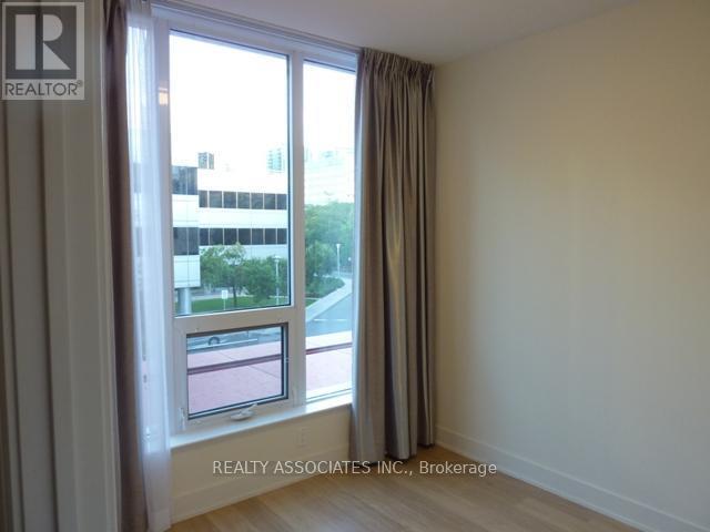 Photo - 88 Sheppard Ave E Unité 204