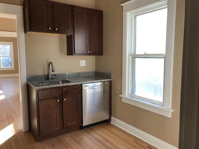 Photo - 116 N Adams St