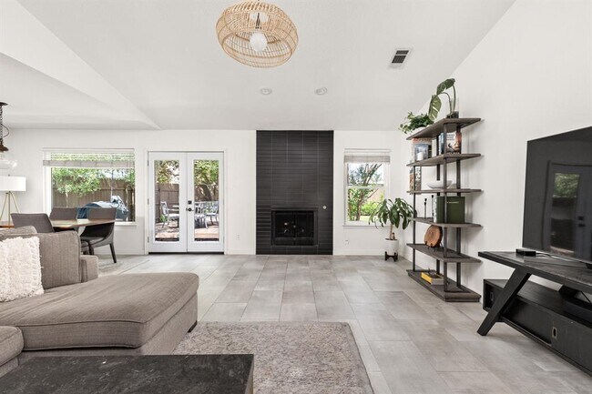 Photo - 8000 Treehouse Ln