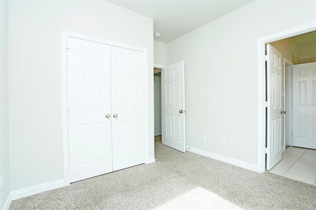 Photo - 990 Grenshaw St