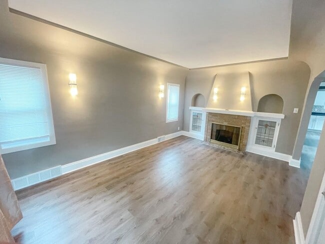 Building Photo - 2948 N 56th St Rental