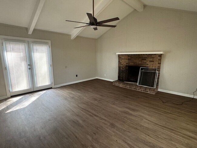 Photo - 204 Bonaventure Dr