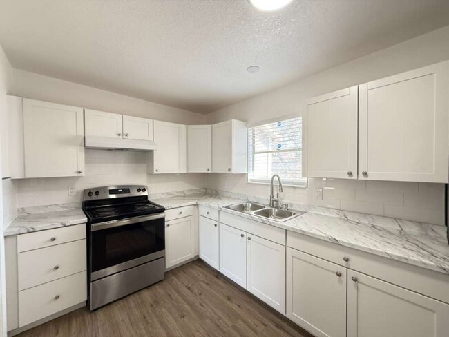 Photo - 7642 Quail St