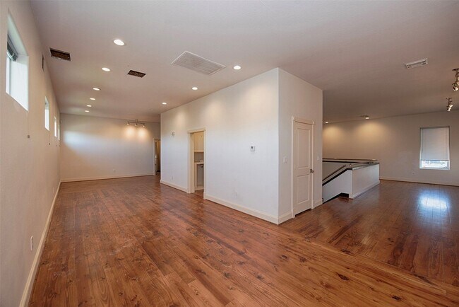 Photo - 2293 E Bayshore Dr