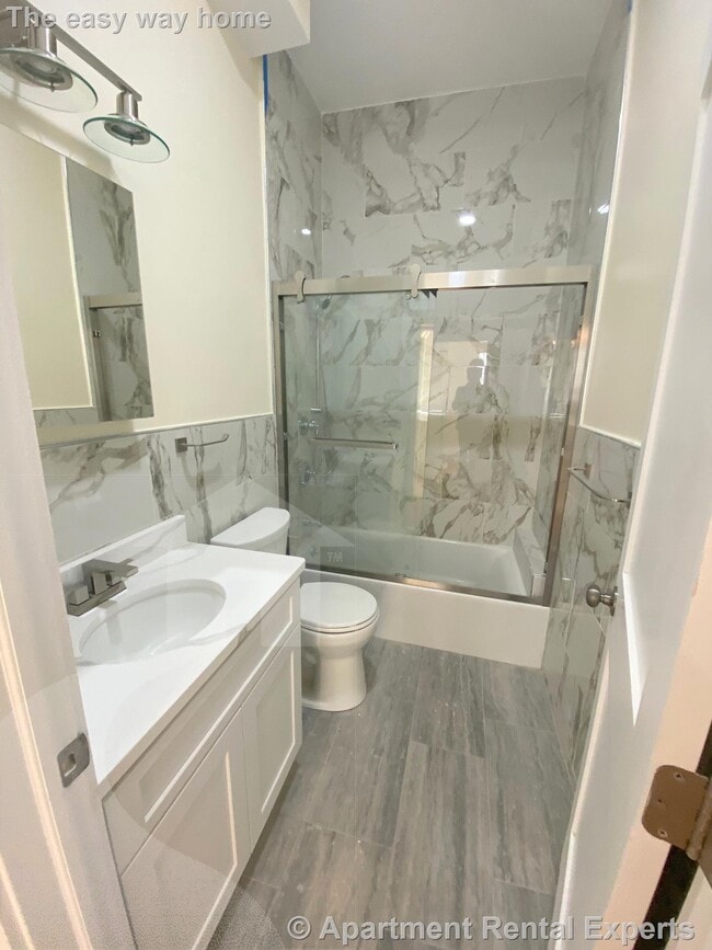 Photo - 32 Putnam Ave Unidad #3