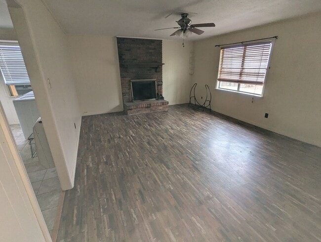 Building Photo - 2 Bedroom 1 Bath Home in Coker