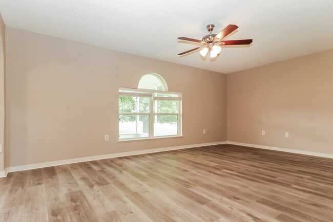 Photo - 1108 Cambourne Dr