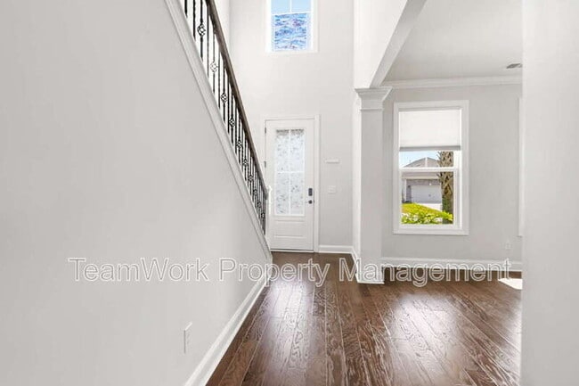 Photo - 233 Seaworthy St