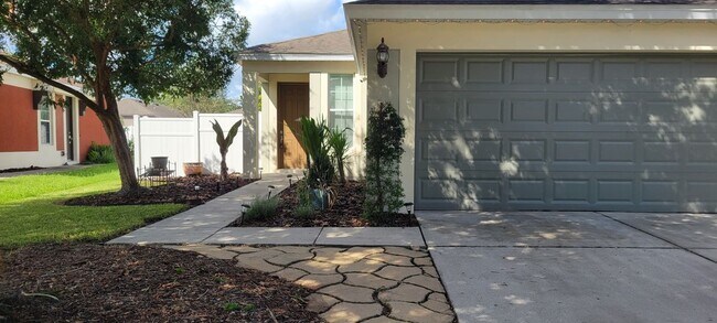 Photo - 1109 China Aster Way