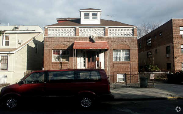Photo - 1552 Leland Ave Apartments