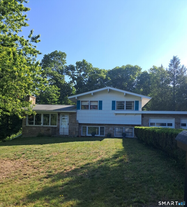 Building Photo - 21 Hillcrest Dr