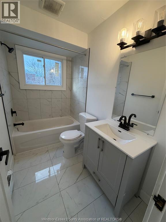 Photo - 3150 Peter St Unité 11