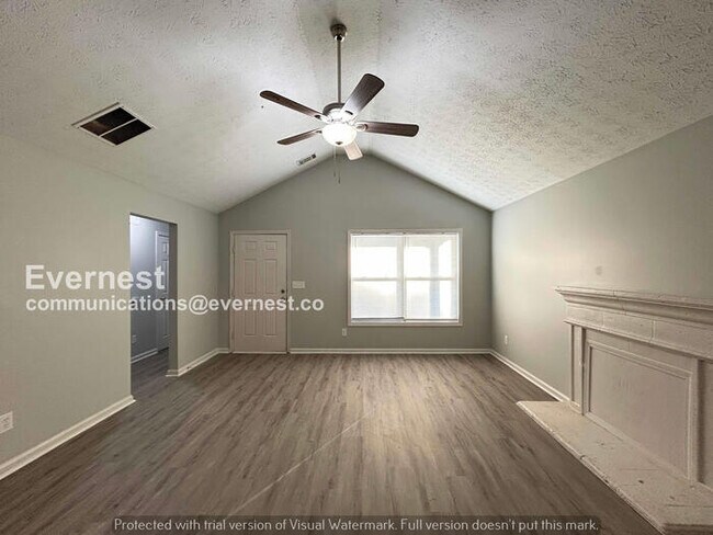 Photo - 5223 Alexander St